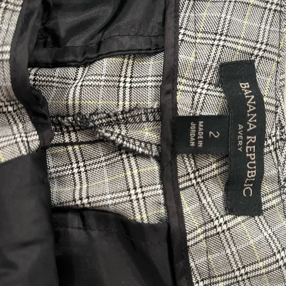 Banana Republic Avery Pant.  Checkered.  Size 2. - Picture 3 of 5